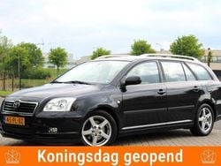 Zwart Gebruikt 2004 Toyota Avensis Executive Stationwagen | € 1.999 (Goede deal)