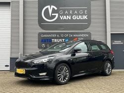 Zwart, metallic lak Gebruikt 2018 Ford Focus ST-Line Stationwagen | € 11.995 (Goede deal)