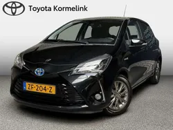 Zwart, metallic lak Gebruikt 2019 Toyota Yaris Hybrid Hatchback | € 18.950 (Iets duurder)