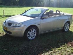 Beige (metallic) Gebruikt 2005 Renault Mégane Cabriolet Luxe Cabriolet | € 2.250