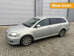 Groen (metallic) Gebruikt 2007 Toyota Avensis Luna Sedan | € 2.500 (Goede deal)