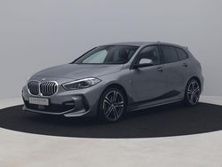 Grijs Gebruikt 2023 BMW 118 M Sport Hatchback | € 28.900 (Eerlijke prijs)
