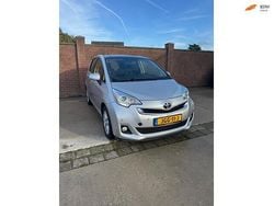 Grijs Gebruikt 2015 Toyota Verso-S MPV | € 11.500 (Goede deal)