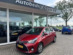 Rood Gebruikt 2014 Toyota Yaris Hatchback | € 11.950 (Eerlijke prijs)