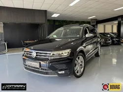 Zwart Gebruikt 2018 VW Tiguan R-line SUV | € 32.490 (Eerlijke prijs)