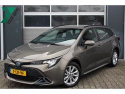 Groen Gebruikt 2023 Toyota Corolla Hybrid Active Stationwagen | € 24.950 (Eerlijke prijs)