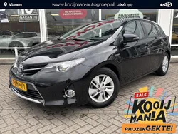 Zwart Gebruikt 2013 Toyota Auris Hybrid Hatchback | € 12.950 (Eerlijke prijs)