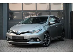Grijs Gebruikt 2015 Toyota Auris Hatchback | € 14.900 (Eerlijke prijs)