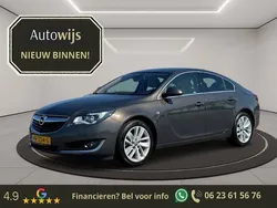 Grijs, metallic lak Gebruikt 2015 Opel Insignia Cosmo Hatchback | € 12.890 (Eerlijke prijs)