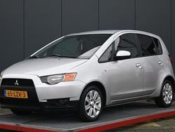 Grijs (metallic) Gebruikt 2010 Mitsubishi Colt Edition Hatchback | € 3.450 (Eerlijke prijs)