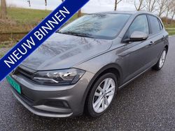 Grijs, metallic lak Gebruikt 2020 VW Polo Hatchback | € 14.950 (Eerlijke prijs)