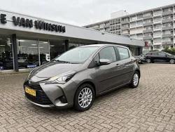 Grijs Gebruikt 2017 Toyota Yaris Hatchback | € 15.750 (Iets duurder)