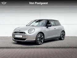 Grijs Gebruikt 2024 Mini Cooper SE Favoured Hatchback | € 34.900