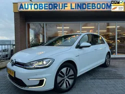 Wit, metallic lak Gebruikt 2018 VW e-Golf Hatchback | € 12.950 (Eerlijke prijs)