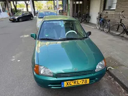 Blauw Gebruikt 1998 Toyota Starlet Hatchback | € 700 (Goede deal)
