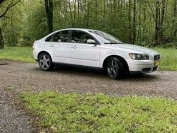 Grijs Gebruikt 2004 Volvo S40 Momentum Sedan | € 1.500 (Eerlijke prijs)