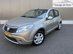Grijs Gebruikt 2010 Dacia Sandero Lauréate Hatchback | € 3.750 (Iets duurder)
