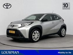 Grijs metallic Gebruikt 2023 Toyota Aygo Limited Hatchback | € 16.995 (Eerlijke prijs)