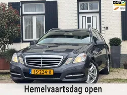Grijs, metallic lak Gebruikt 2012 Mercedes E220 Avantgarde Stationwagen | € 7.250 (Duur)