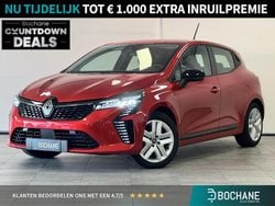 Rood Gebruikt 2023 Renault Clio V Evolution Hatchback | € 21.195 (Goede deal)