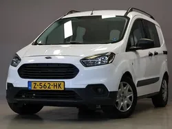 Wit Gebruikt 2018 Ford Tourneo Courier MPV | € 8.495