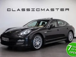 Zwart, metallic lak Gebruikt 2010 Porsche Panamera Sedan | € 46.950 (Duur)