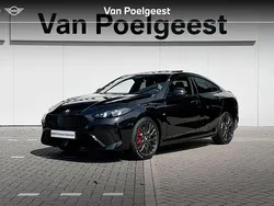 Saphirschwarz metallic (zwart metallic) Nieuw 2025 BMW 220 M Sport Coupé | € 58.118 (Goede deal)