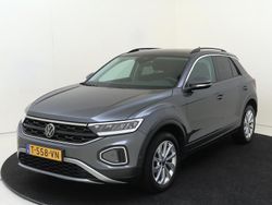 Grijs Gebruikt 2023 VW T-Roc Pro SUV | € 29.950 (Eerlijke prijs)