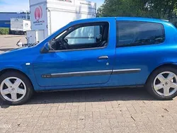Blauw Gebruikt 2004 Renault Clio II Dynamique Hatchback | € 1.295 (Goede deal)