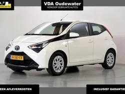 Wit Gebruikt 2020 Toyota Aygo X-play Hatchback | € 9.400 (Eerlijke prijs)