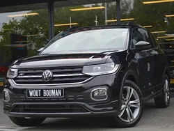 Zwart, metallic lak Gebruikt 2023 VW T-Cross R-line SUV | € 29.900 (Eerlijke prijs)