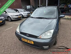 Grijs Gebruikt 2003 Ford Focus Trend Hatchback | € 999 (Goede deal)