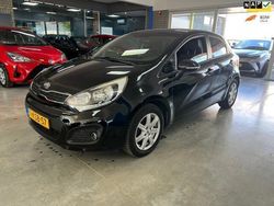 Zwart Gebruikt 2013 Kia Rio Hatchback | € 4.950 (Goede deal)