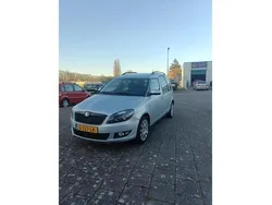 Grijs, metallic lak Gebruikt 2015 Skoda Roomster Drive Stationwagen | € 5.995 (Eerlijke prijs)