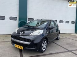 Zwart Gebruikt 2009 Peugeot 107 Hatchback | € 3.225 (Duur)