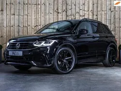 Zwart Gebruikt 2021 VW Tiguan R-line SUV | € 33.500 (Eerlijke prijs)