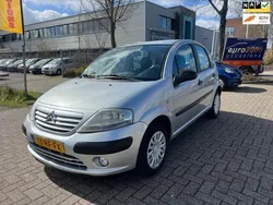 Grijs, metallic lak Gebruikt 2005 Citroën C3 Prestige Hatchback | € 1.000 (Eerlijke prijs)