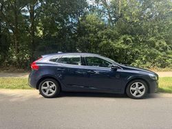 Blauw Gebruikt 2013 Volvo V40 Momentum Stationwagen | € 5.350 (Eerlijke prijs)
