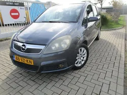 Grijs Gebruikt 2007 Opel Zafira MPV | € 999 (Goede deal)