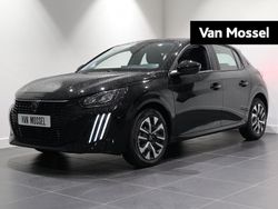 Zwart Nieuw 2024 Peugeot e-208 Style Hatchback | € 30.940 (Iets duurder)