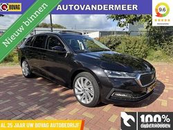 Zwart Gebruikt 2022 Skoda Octavia SportLine Stationwagen | € 25.940 (Eerlijke prijs)