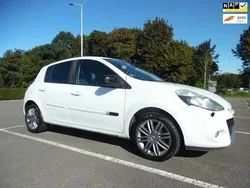 Wit Gebruikt 2010 Renault Clio II Hatchback | € 1.950 (Eerlijke prijs)