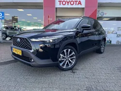 Zwart Gebruikt 2022 Toyota Corolla Cross SUV | € 31.750 (Goede deal)