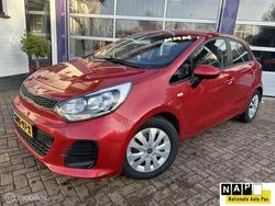 Rood Gebruikt 2016 Kia Rio Comfort Hatchback | € 8.998 (Eerlijke prijs)