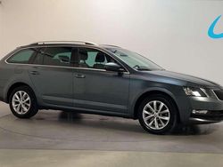 Grijs Gebruikt 2020 Skoda Octavia Business Line Stationwagen | € 18.400 (Goede deal)