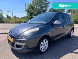 Grijs Gebruikt 2011 Renault Scénic III Dynamique MPV | € 3.350 (Eerlijke prijs)