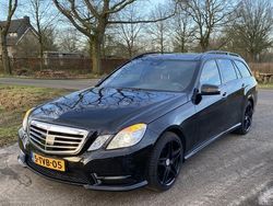Zwart Gebruikt 2011 Mercedes E500 AMG Stationwagen | € 16.850