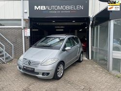 Grijs, metallic lak Gebruikt 2004 Mercedes A200 Elegance MPV | € 2.999