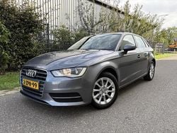 Grijs Gebruikt 2015 Audi A3 Attraction Hatchback | € 9.450 (Goede deal)