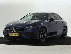 Donker 970 spectraalblauw metallic Gebruikt 2024 Mercedes 250 AMG Sedan | € 39.945 (Super prijs)